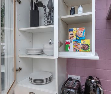 3 Bed Terraced House, Chestnut Road, SW20 - Photo 5