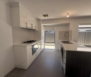 Stylish Family Living in a Sought-After Location - Photo 2