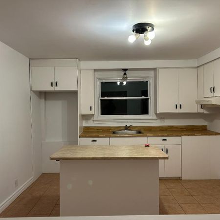 4 1/2 entièrement repeint - 2 chambres - Maizerets - 1200 $/mois - Photo 4