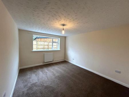 1 bedroom semi-detached house to rent - Photo 2