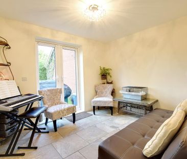 4 bedroom detached house to rent - Photo 2