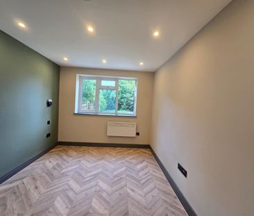 London Road, Ewell KT17 - Photo 2