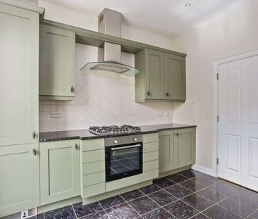 Lovely riverside apartment in a highly sought-after conservation ar... - Photo 4