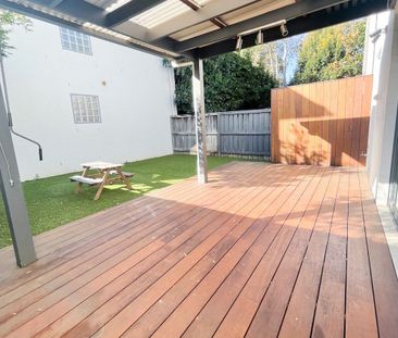 Comfortable Family Living! - Photo 4