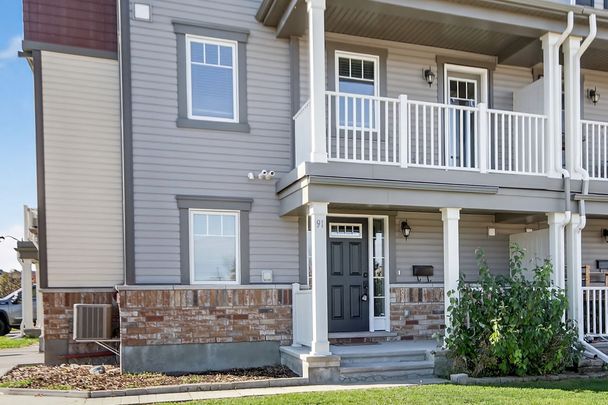 For Lease - 91 Buffalograss Crescent, Barrhaven, Ontario - Photo 1