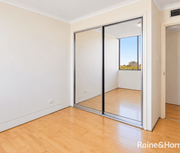 Spacious Three-Bedroom Unit in the Heart of Kensington - Photo 3