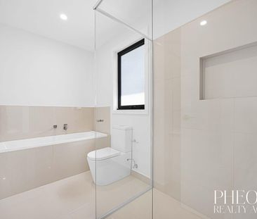 NEWLY BUILT 3 BEDROOM, TWO BATHROOM FAMILY TOWNHOUSE - Photo 2