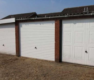 Holland Way, Newport Pagnell, Buckinghamshire, MK16 - Photo 6