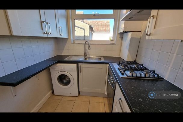 2 bedroom maisonette to rent - Photo 1