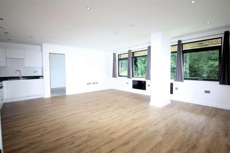 Hopewood Park, Dorking, RH5 - Photo 3
