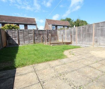3 bedroom semi-detached house to rent - Photo 5