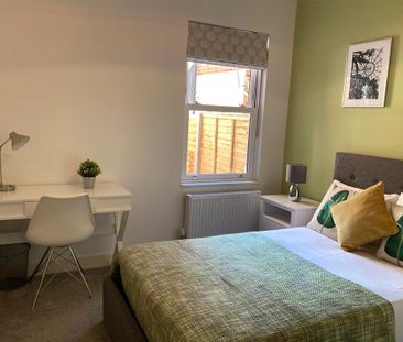 1 bedroom in a house share to rent - Photo 2