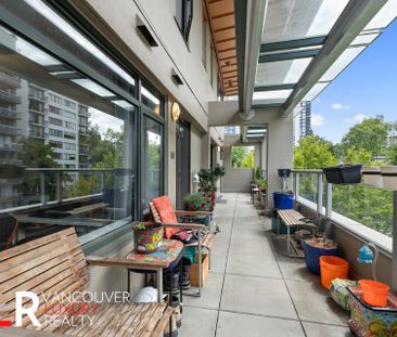 Penthouse in Downtown Vancouver, British Columbia - Photo 4