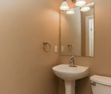 SF120 - 2 Bedroom 2.5 Bathroom by Kingsway - — #202 - 2 Bed 2.5 Bath - Photo 4