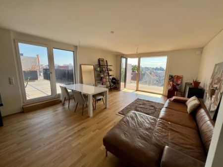 PRÄCHTIGE 4 ZIMMER-WOHNUNG - KÜCHE + 2 BÄDER + 2 TERRASSEN + FITNESSRAUM - ATTEMSGARTEN - Foto 4