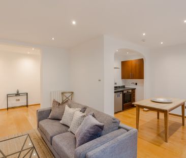 Montagu Square, W1H, Marylebone - Photo 2