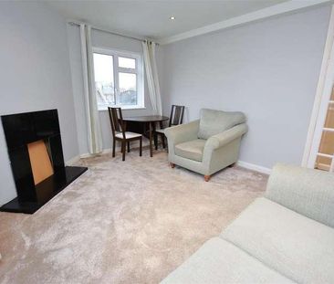 Baltic Close, Central Colliers Wood, SW19 - Photo 2