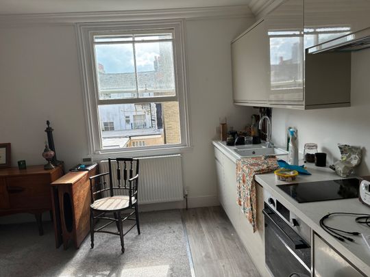 1 Bed Flat, Brunswick Square, BN3 - Photo 1