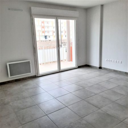 Location Appartement 2 pièces 44m² NIMES 30000 - Photo 3