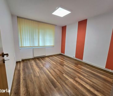 Spatiu birou Podu Ros , parter , liber - Fotografie 1