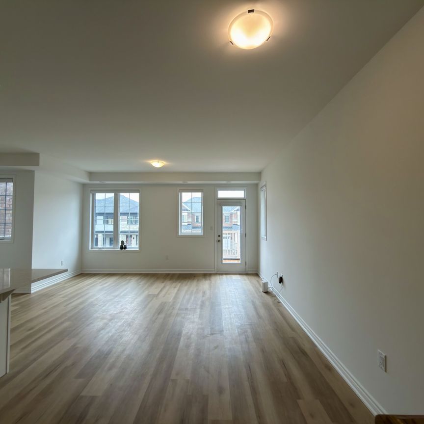 For Lease - 81 vinewood Crescent, Barrie, Ontario - Photo 1