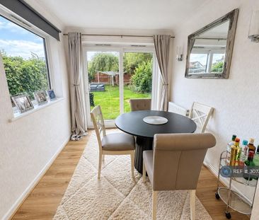 3 bedroom semi-detached house to rent - Photo 2