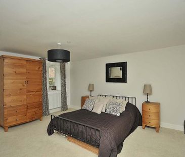 3 bedroom semi-detached house to rent - Photo 4