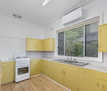 Spacious Family Home with Leafy Outlook & Large Block - Photo 3
