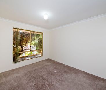 3 bedroom villa in great location - 6 MONTH LEASE - Photo 2