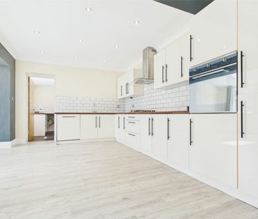 Detached house to rent on - Photo 1