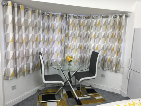 1 bedroom in a house share to rent - Photo 4