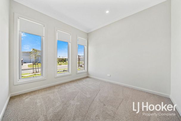 Ducted Air Conditioning - Stylish & Modern - Move In & Entertain Here this Christmas! - Photo 1