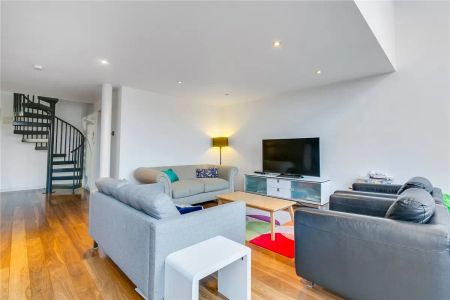 2 bedroom flat in Hoxton - Photo 4