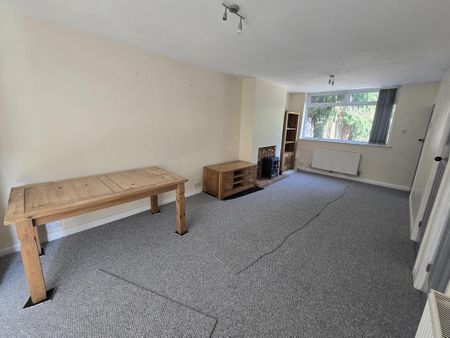 3 bedroom semi-detached house to rent - Photo 2