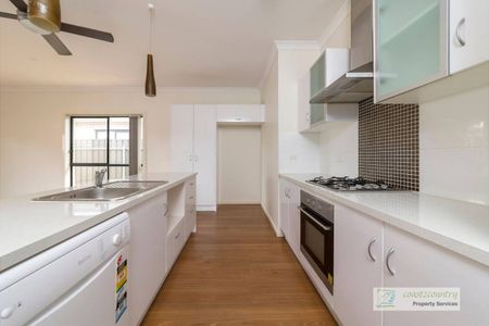 Low Maintenance Family Home - Photo 4