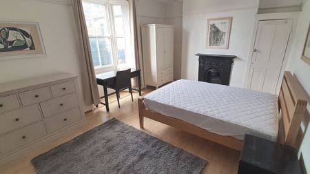 Gloucester Road - Photo 2