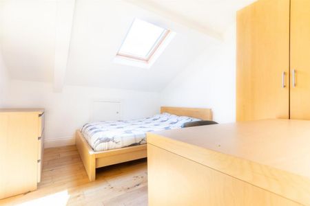 8 bedroom terraced house to rent - Photo 4