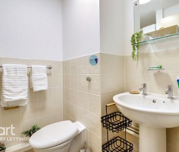 1 bedroom coach house to rent - Photo 5