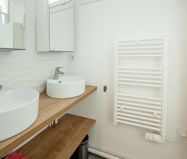 Location Appartement 4 pièces Meublé 84m² NANTES 44100 - Photo 3