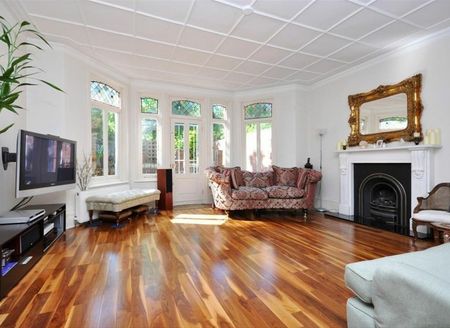 Greencroft Gardens - Photo 2