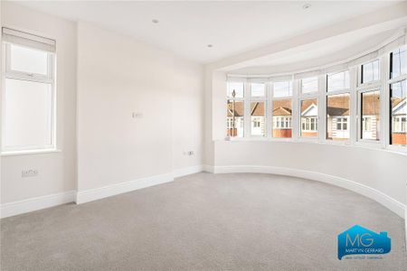 4 bedroom semi-detached house to rent - Photo 2