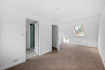 4 bedroom semi-detached house to rent - Photo 2