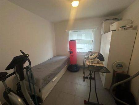 Ruim appartement met 2 slaapkamers en garage - Photo 4