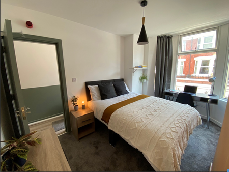 Luxury 5-Bed, 5-Bathroom Student Home – Kensington, Liverpool Room 3 - Photo 2