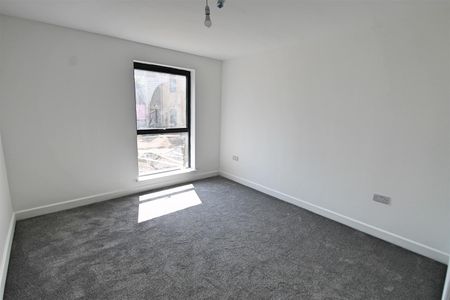 2 bed flat to rent, Watford, WD19 - Photo 5