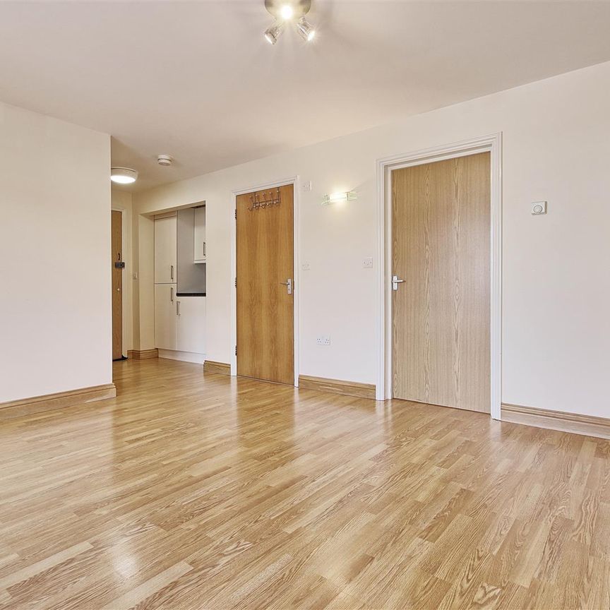 Flat – Purpose Built – Flat 2 56 Hawthorn Way, Cambridge Flat 2 - To Rent - Photo 1