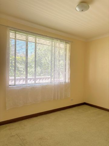 LOW MAINTENANCE & EXTRA SPACIOUS - Photo 5