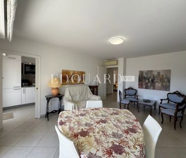 Trois pièces meublé avec terrasse et garage, proche de tous les com... - Photo 4