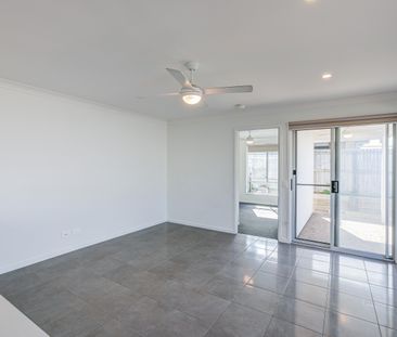 Modern Living in Park Ridge! - Photo 3