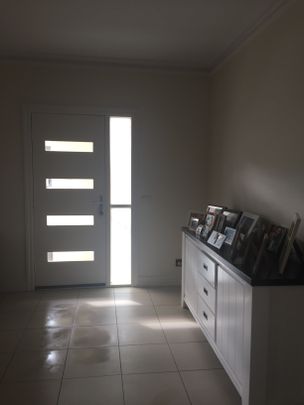 Williamstown - Photo 1